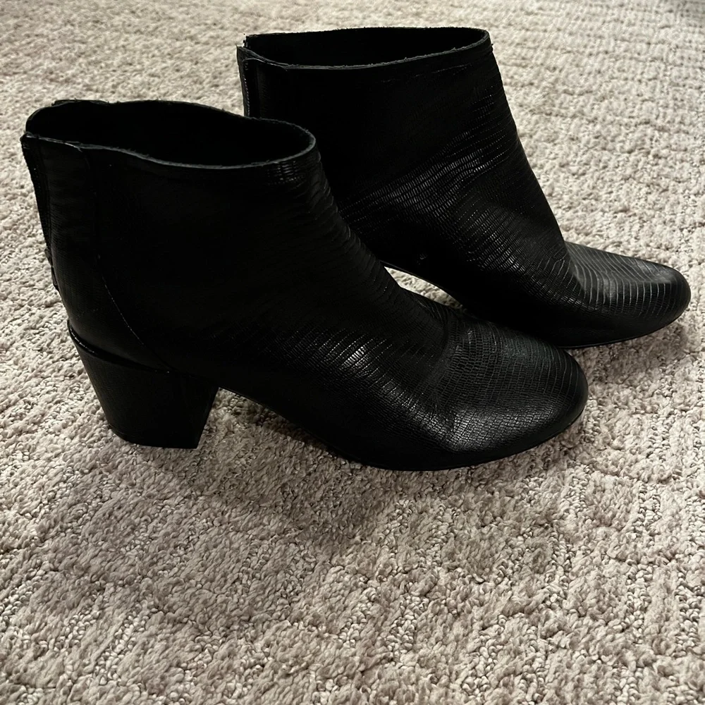 CECELIA NEW YORK Textured Black Ankle Booties sz 7.5